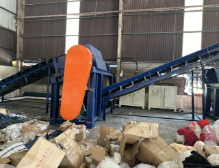 Máy Nghiền Rác Băng Chuyền